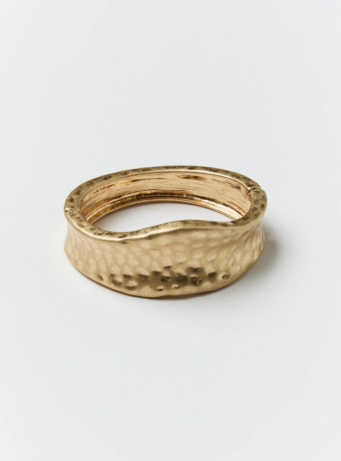 HAMMERED HINGED CONVEX BANGLE - Image 2