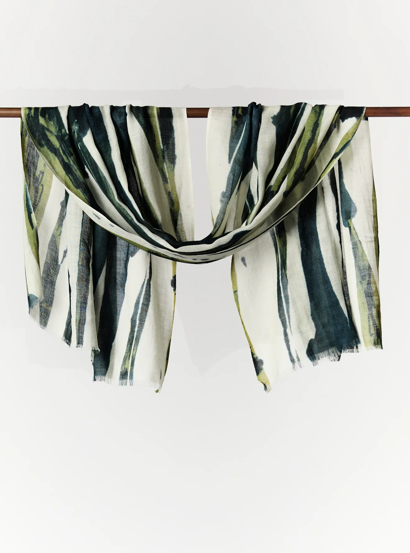 LEAF PRINT SCARF - Image 5